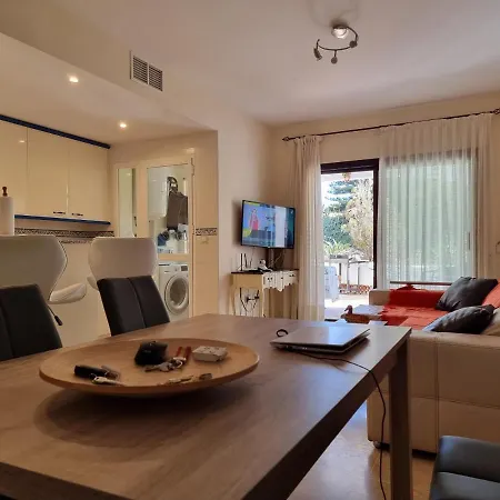 Marina De La Duquesa Beachfront Apartment *